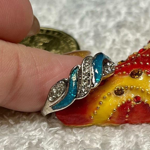 🦋Cute silver plate ring with rhinestone and inlay opal look/costume NWOT - Picture 9 of 10